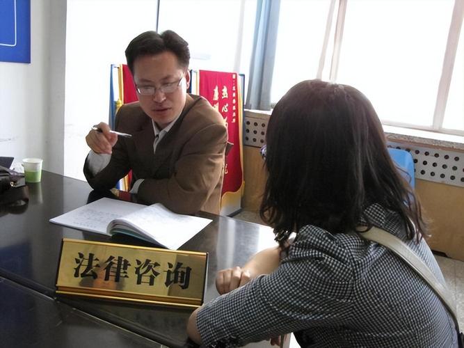 1987年毕业后,吕天梅分配到了一家工厂,在这里做会计工作